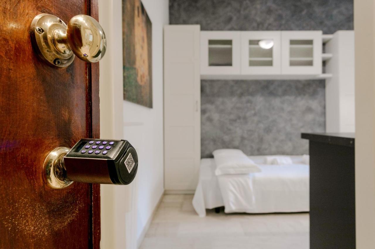 Luna Homes - Studio In Corso Sempione Milano Eksteriør billede